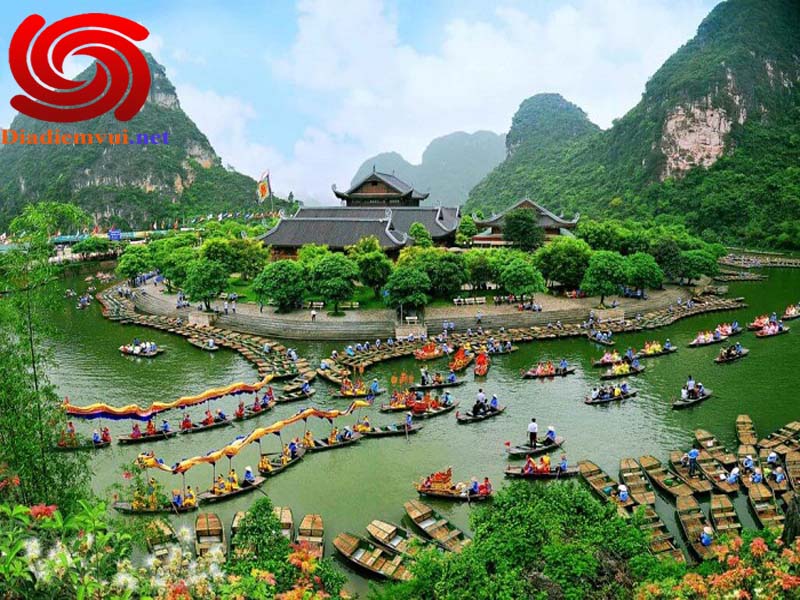 Du lịch Tràng An Bái Đính Ninh Bình chuyến đi hấp dẫn mùa xuân