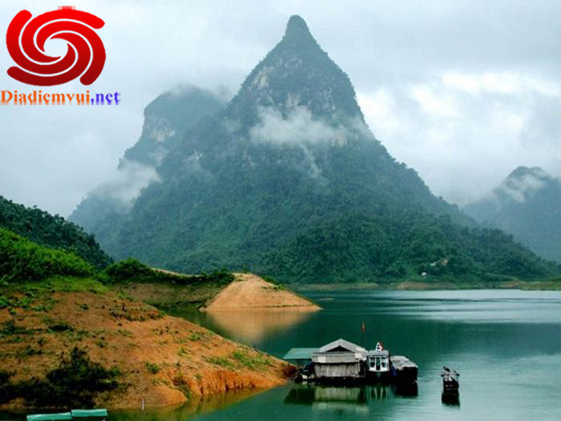Khu du lịch Cổng Trời - Núi Dùm