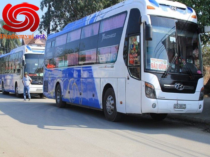 Xe khách Hoa Giang tuyến Tp hcm Sài Gòn đi bến xe Lam Hồng Vinh Nghệ An và ngược lại