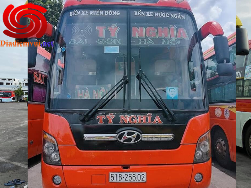 Xe khách Tý Nghĩa tuyến Nước Ngầm Hà Nội đi Quảng Ngãi và ngược lại