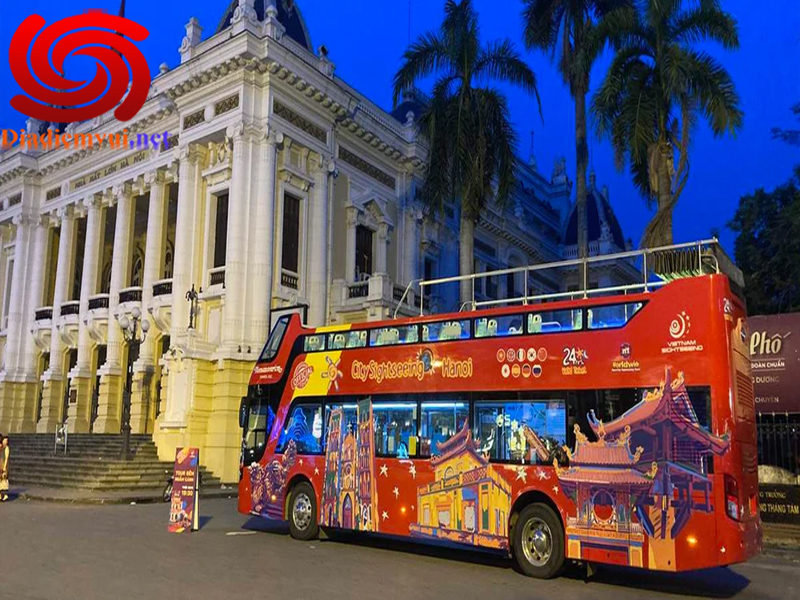 Tham quan nhà Hát Lớn Hà Nội bằng xe bus 2 tầng
