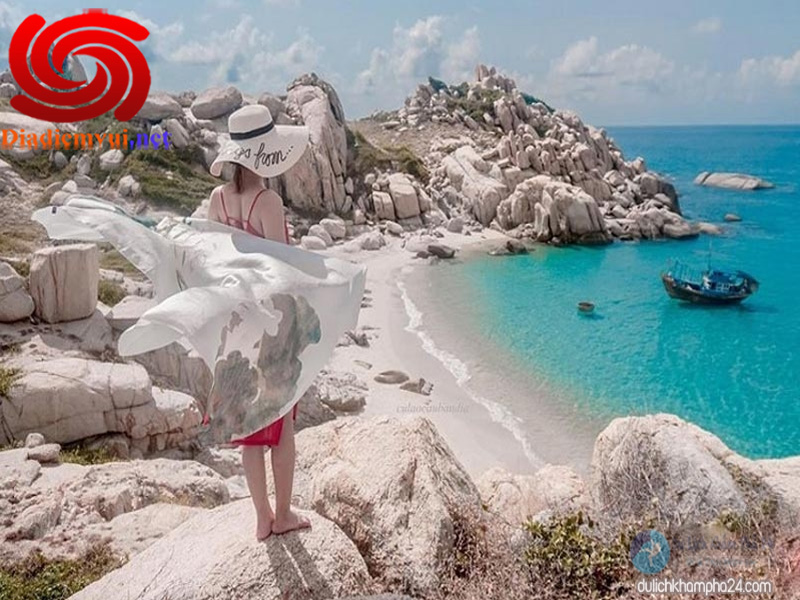 Nhiều hoạt động du lịch biển diễn ra tại Đảo Cù Lao Câu Ninh Thuận