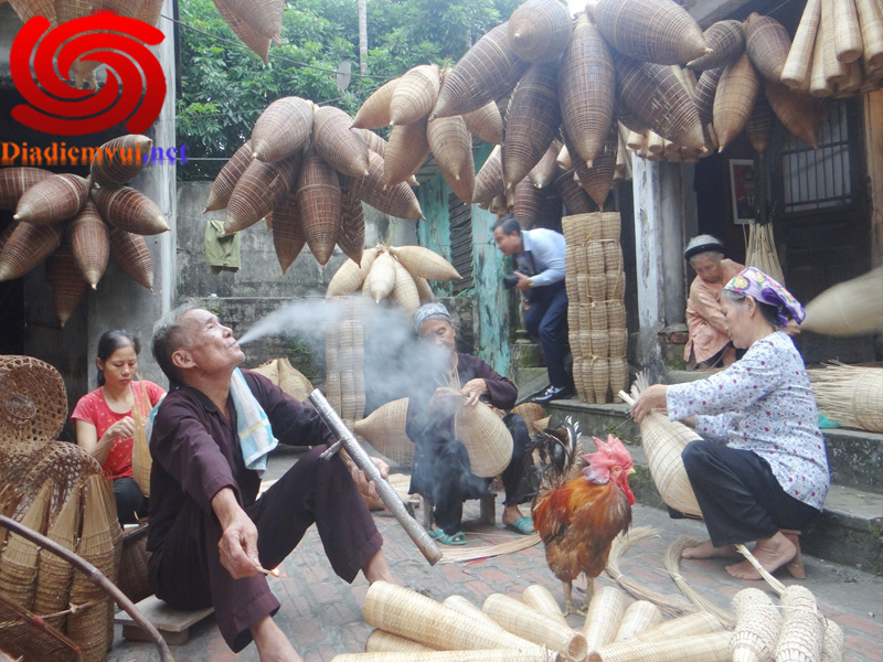 Tham quan làng nghề đan rọ, đó truyền thống xã Thủ Sỹ, huyện Tiên Lữ