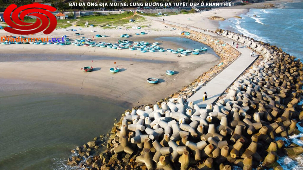 Bãi đá ông địa Bình Thuận