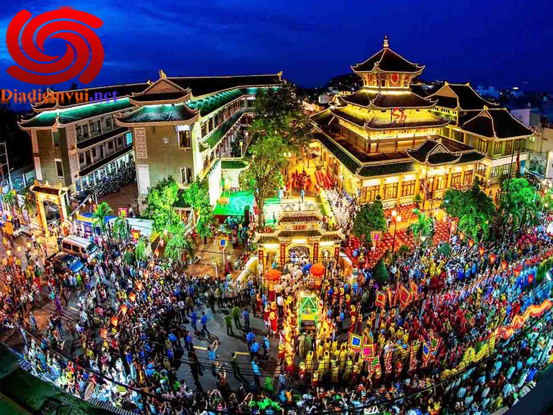 Miếu Bà Chúa Xứ Núi Sam ngày lễ hội